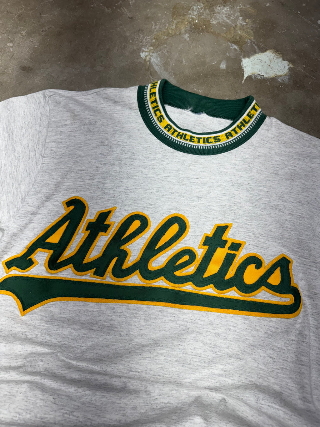 Vintage Oakland Athletics T-Shirt- Medium